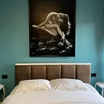 Apartament Blue Door