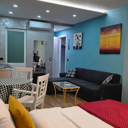Blue Door Апартаменты *