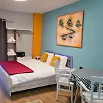 Blue Door * טיראנה